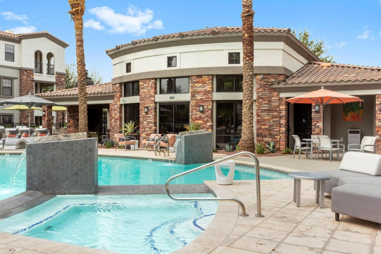 Cozysuites Glendale By The Stadium With Pool 01 Eksteriør billede
