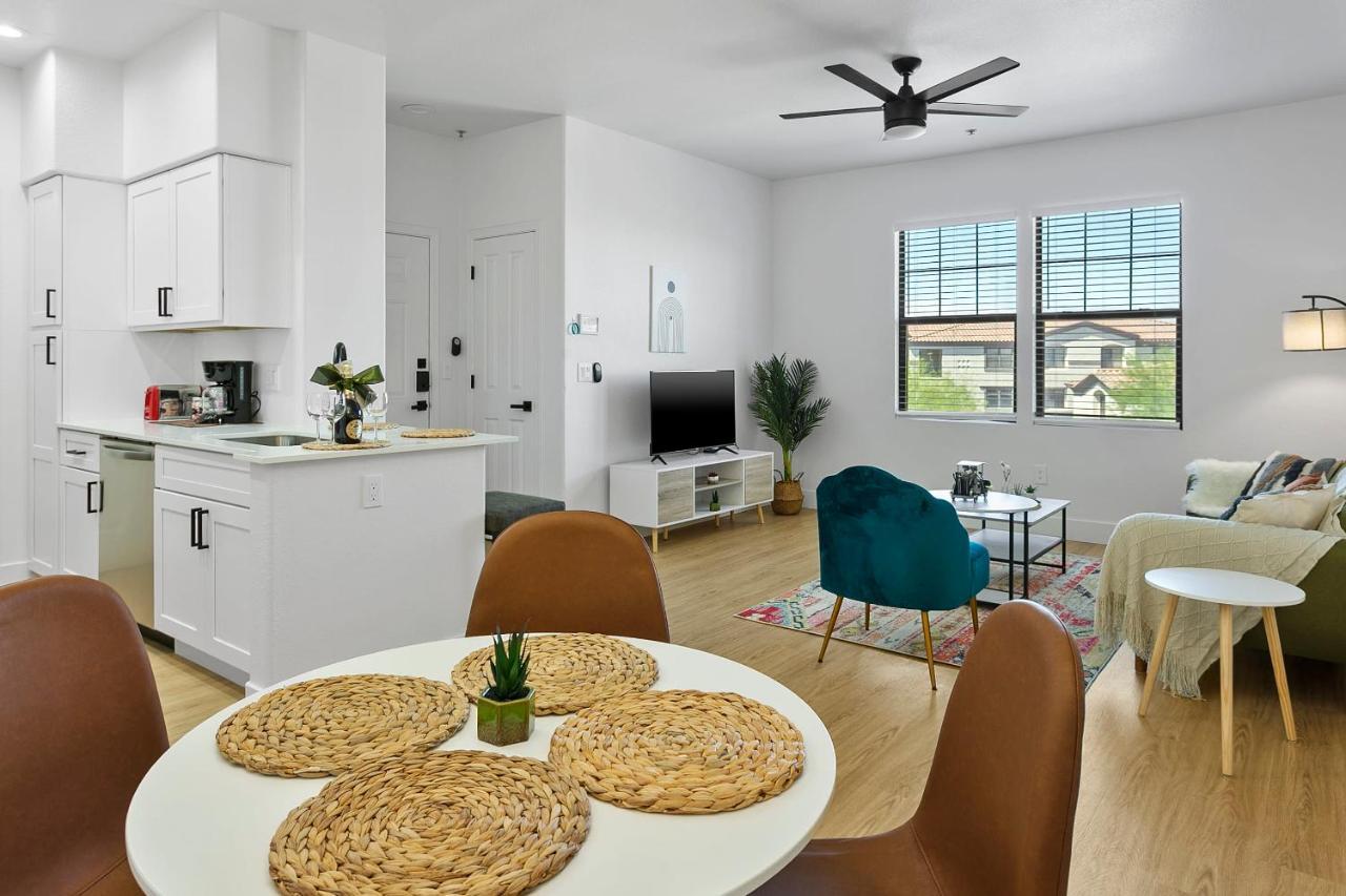 Cozysuites Glendale By The Stadium With Pool 01 Eksteriør billede
